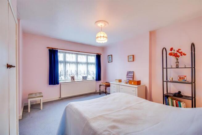 4 bed Detached for sale Image 12