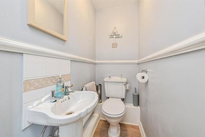 3 bed Semi-Detached for sale Image 8