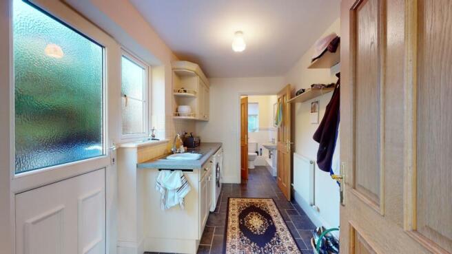 REAR HALL/UTILITY