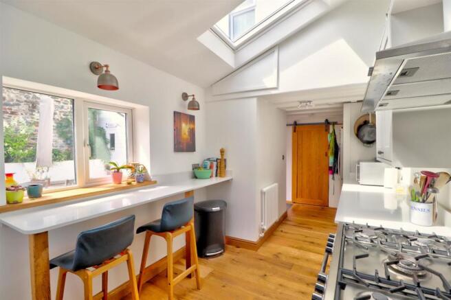 Kitchen .2.jpg