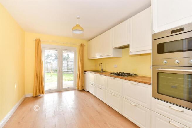 Kitchen/ Dining Area