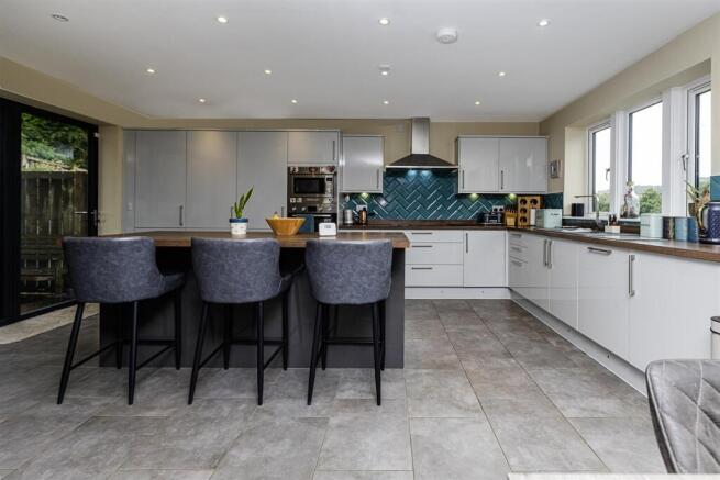 Living/Dining Kitchen