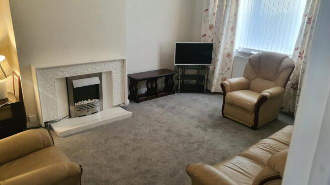 4 bed Semi-Detached for sale Image 4