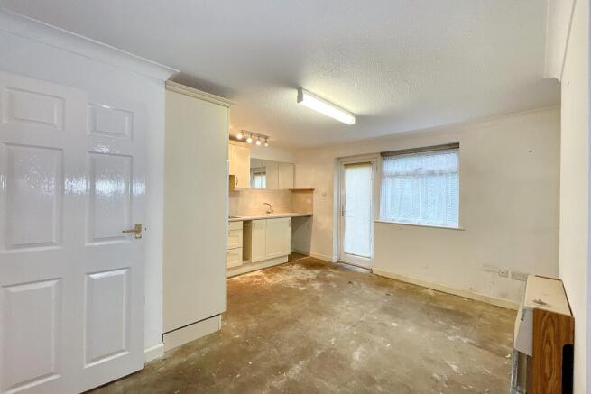 2 Rosemount Gardens, Musbury Road, Axminster, EX13 5AE