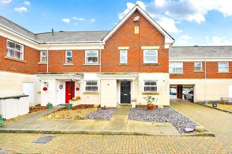 Swordsmans Road, Deepcut, Camberley, Surrey, GU16