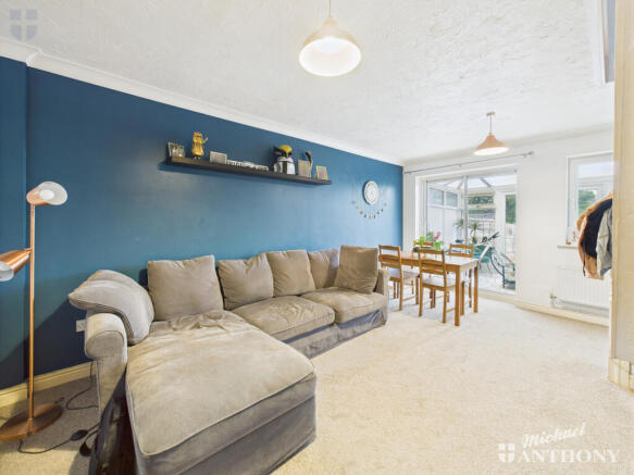 CAM03852G0-PR0353-STILL007