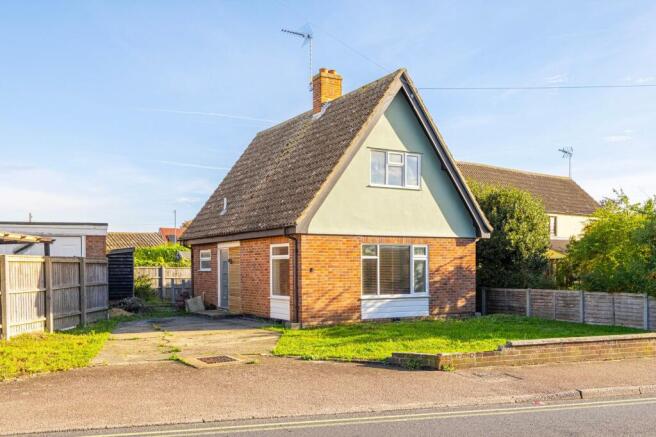 2-bed detached on Field Lane, Kessingland, £210,000