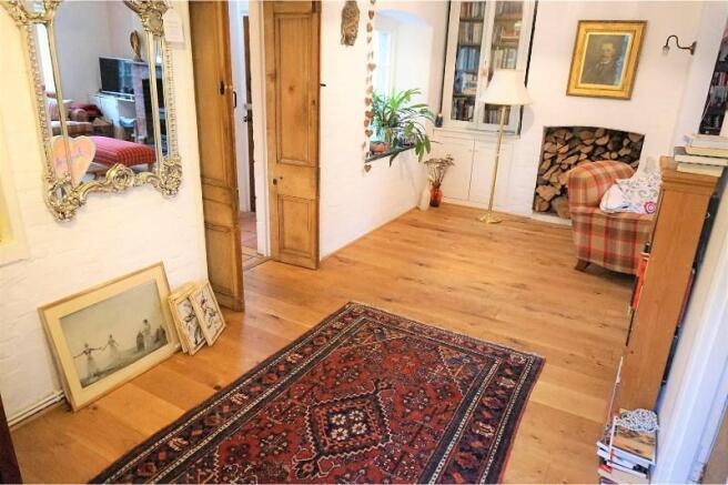 Lounge/Dining Room