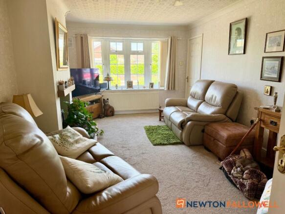 Crew Road, Collingham, NG23 photo 4