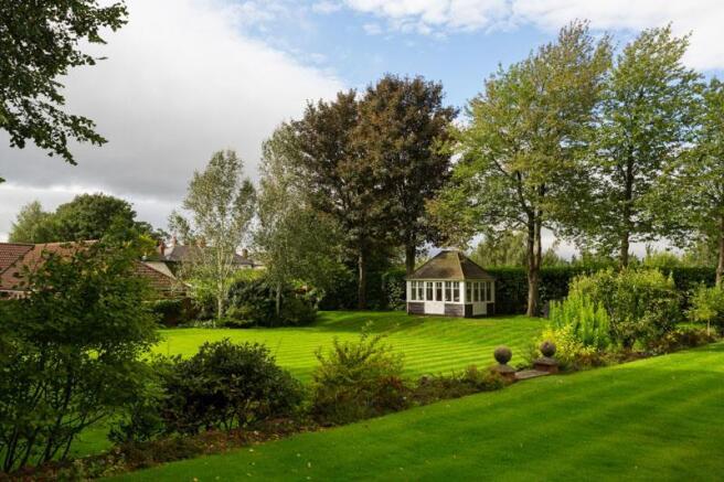 Garden & summer house