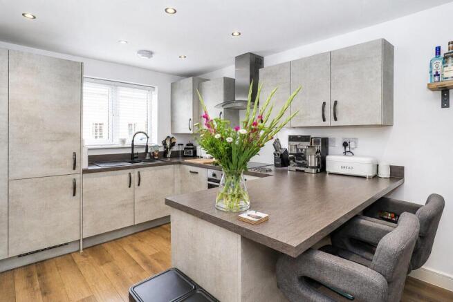 3 bed Semi-Detached for sale Image 3