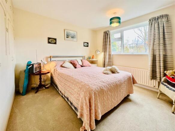 7 Laywell Close 7.JPG