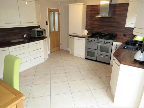 Kitchen dining ro...