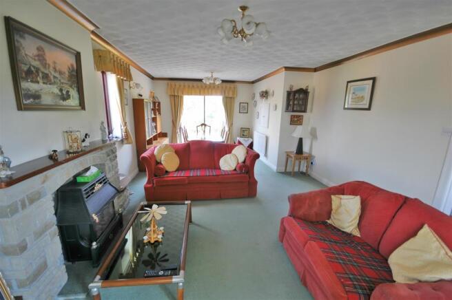 Lounge / Dining room