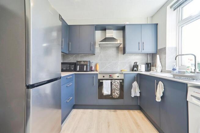 3 bed Terraced for sale Image 4