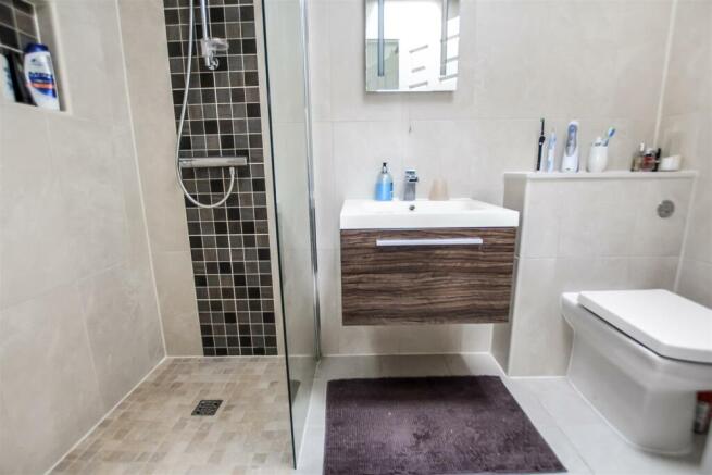En-Suite Shower Room/WC