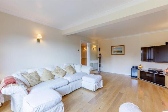 8474313-interior05v2.jpg