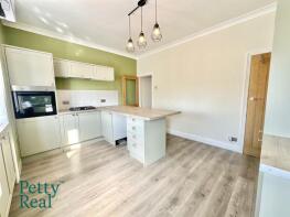 102, Oak Street, Colne BB8 0BA