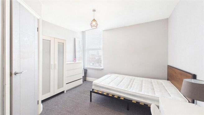 12 bed Apartment to rent Image 9