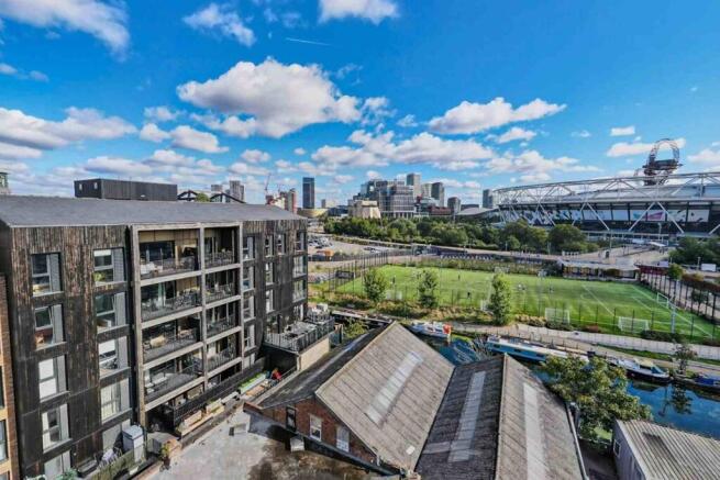 Plot 143, 6th floor indicative drone view East towards Stratford & the East Bank