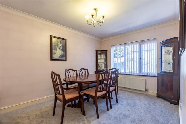 208 Queens Road CM16 (12).jpg