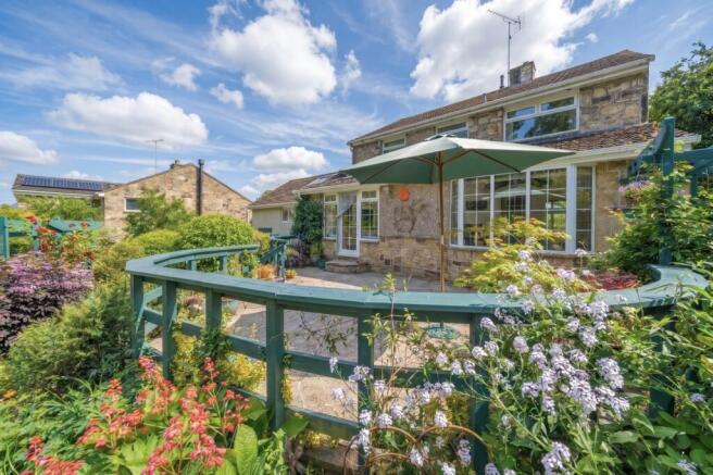 4 bed Detached for sale Image 5
