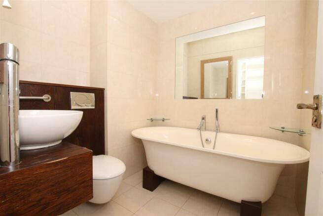 Bathroom.JPG