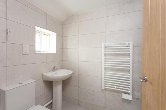 3 bed Semi-Detached to rent Image 7
