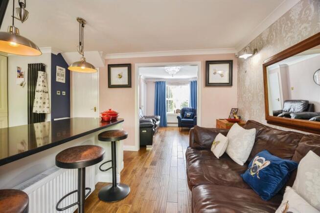 3 bed Detached for sale Image 4