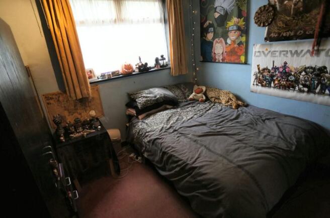 3rd Photo of Bed 2