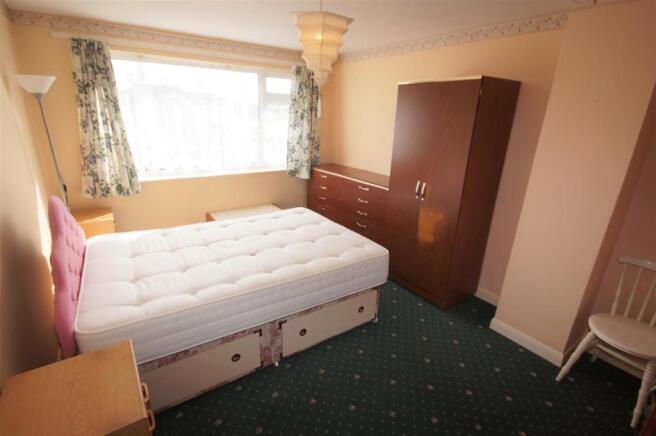 Bedroom 1.JPG