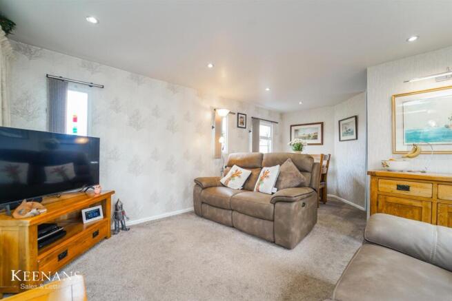 2 bed Park Home for sale Image 6