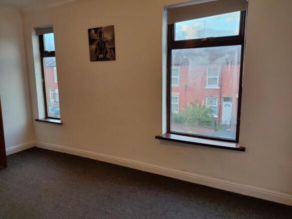 2 bed Terraced to rent Image 7
