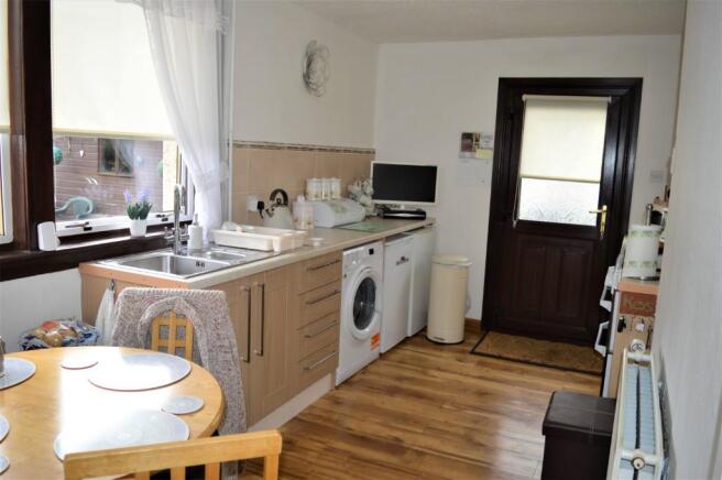 Dining/kitchen