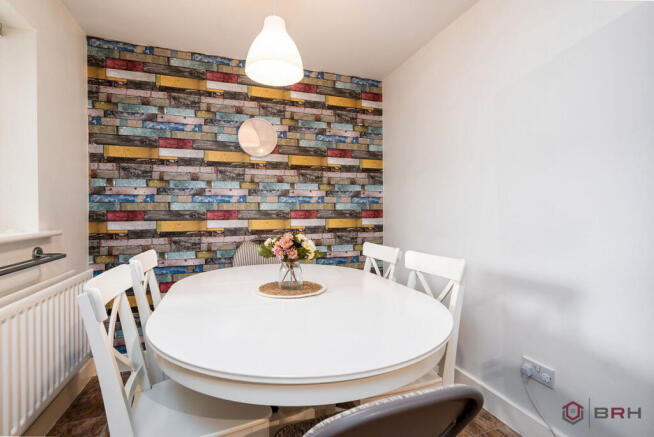 3 bed Apartment to rent Image 4