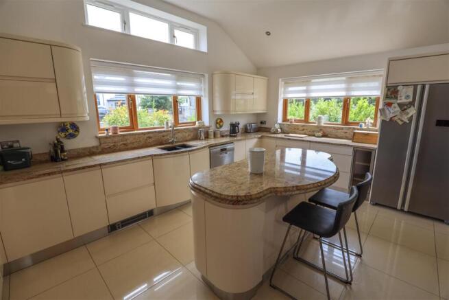 3R5A3750.jpg