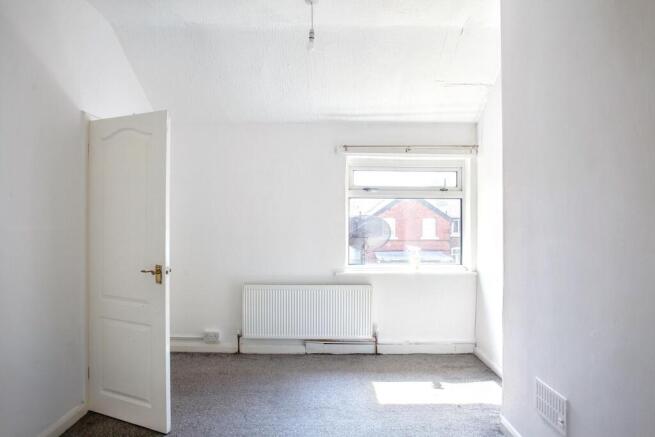 3 bed Terraced for sale Image 10