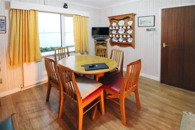 Dining room.jpg