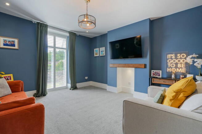 5 bed Detached for sale Image 6