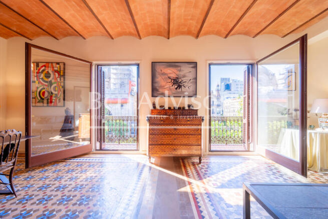 majestuoso-piso-reformado-con-elementos-origina...