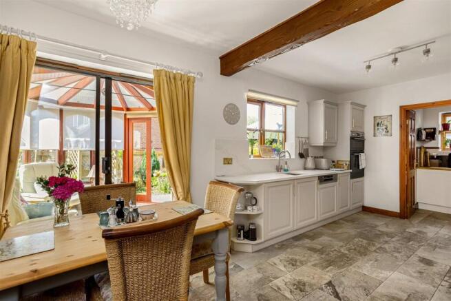 3 bed Detached for sale Image 4