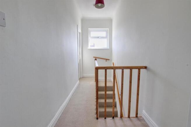 2 bed House to rent Image 8