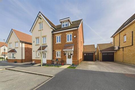Hurst Avenue, Blackwater, Camberley, Hampshire, GU17