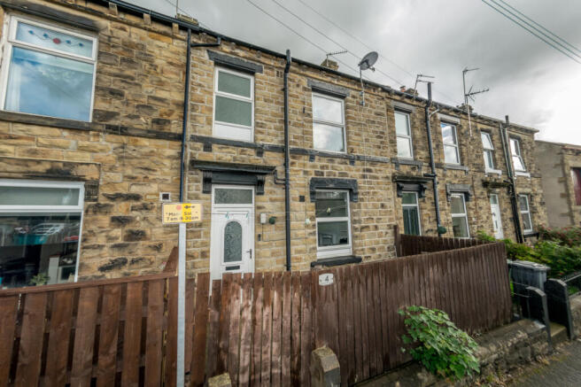 4 SMITHIES MOOR LANE BIRSTALL BATLEY WF17 9AT