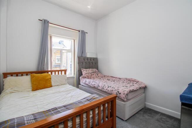 4 bed Semi-Detached for sale Image 11
