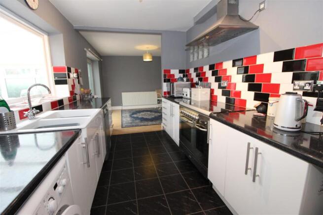 OPEN PLAN DINING KITCHEN