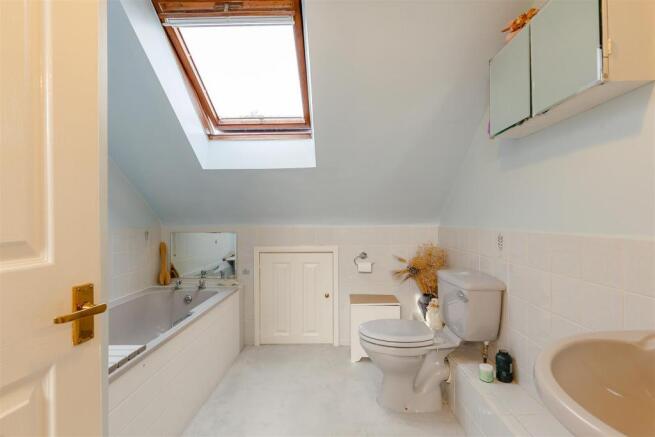 8374159-interior19.jpg