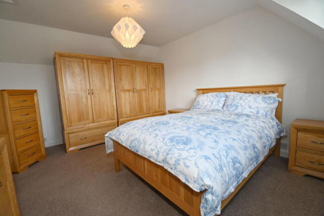 4 bed Detached Bungalow for sale Image 12