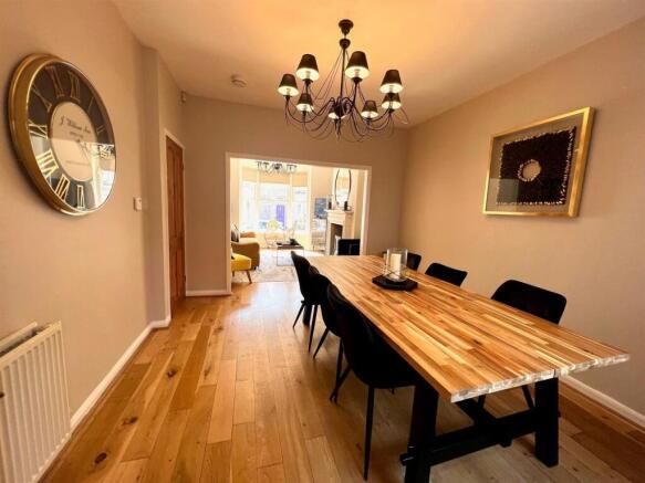 3 bed Terraced to rent Image 4