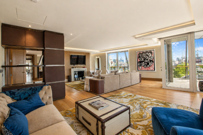 Living room pic1